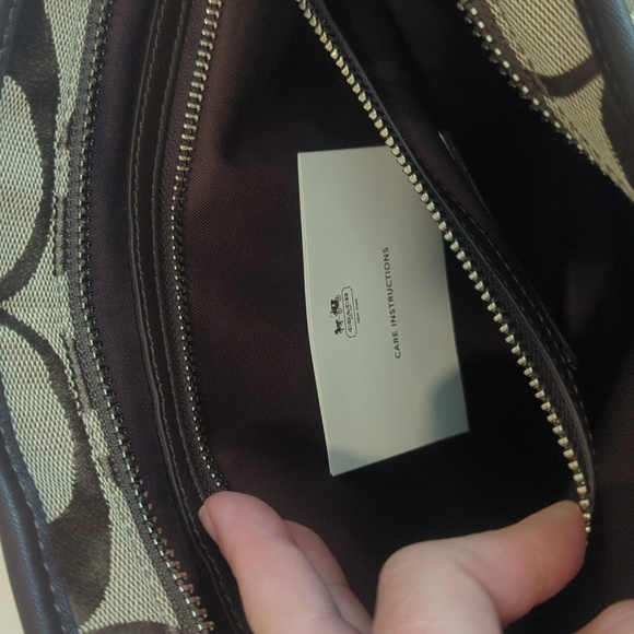 Coach - Picture 9 of 16